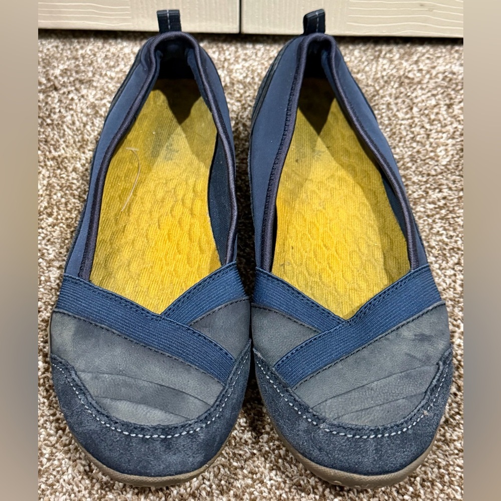 Clarks Outdoor Women's 7.5M Pleat Lifestyle Outdoor Flats Shoe Slip On Shoe